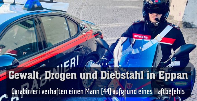 Carabinieri verhaften einen Mann [44] aufgrund eines Haftbefehls