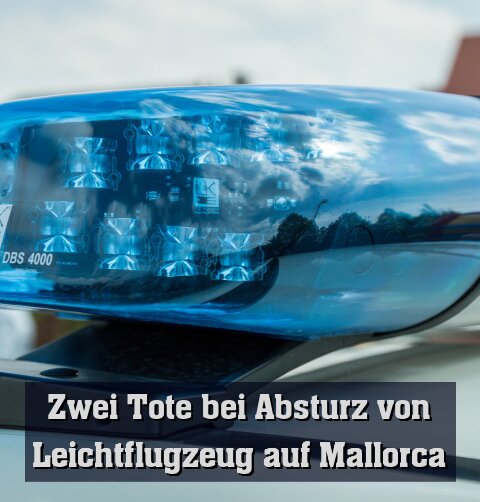 Suchtrupps bargen Flugzeugtrümmer