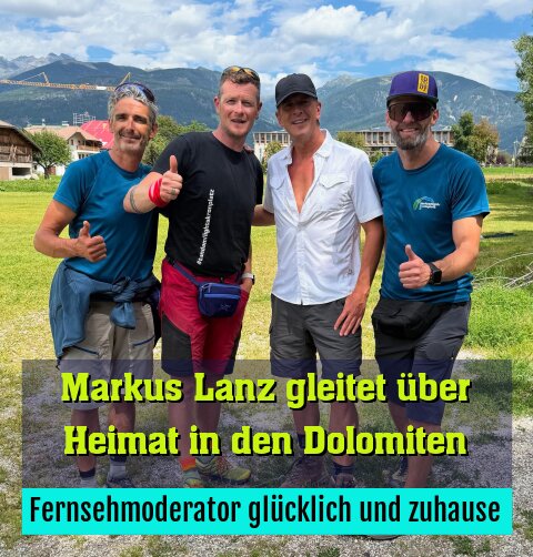 Fernsehmoderator glücklich und zuhause