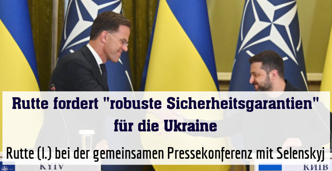 Rutte (l.) bei der gemeinsamen Pressekonferenz mit Selenskyj