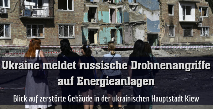 Blick auf zerstörte Gebäude in der ukrainischen Hauptstadt Kiew