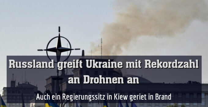 Auch ein Regierungssitz in Kiew geriet in Brand