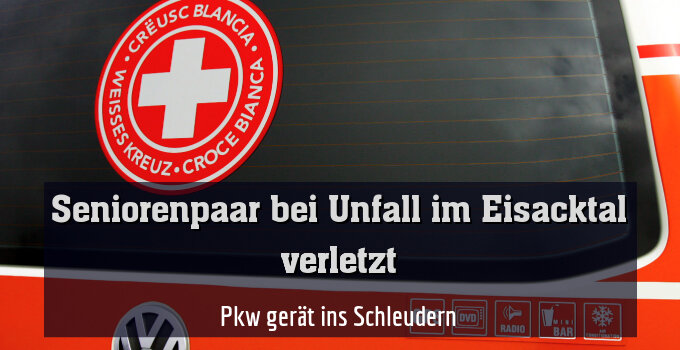Pkw gerät ins Schleudern