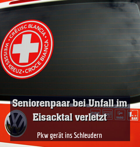 Pkw gerät ins Schleudern