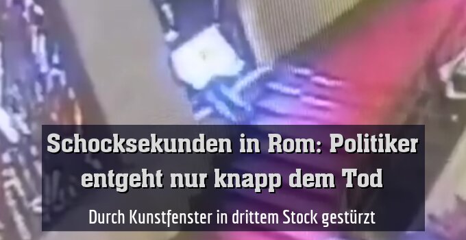 Durch Kunstfenster in drittem Stock gestürzt