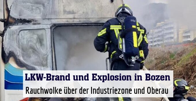 Rauchwolke über der Industriezone und Oberau 