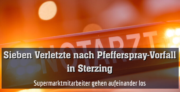 Supermarktmitarbeiter gehen aufeinander los