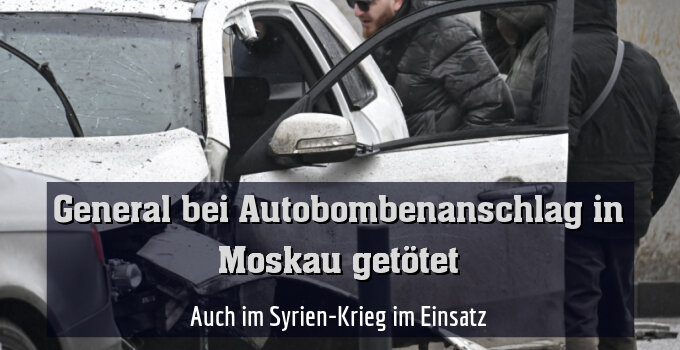 Ermittler untersuchen das Autowrack