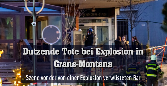 Szene vor der von einer Explosion verwüsteten Bar