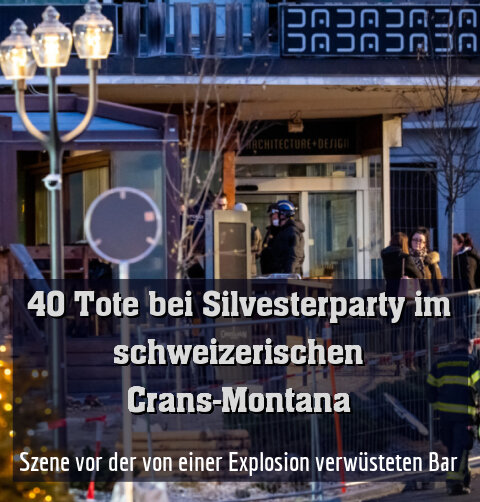 Szene vor der von einer Explosion verwüsteten Bar