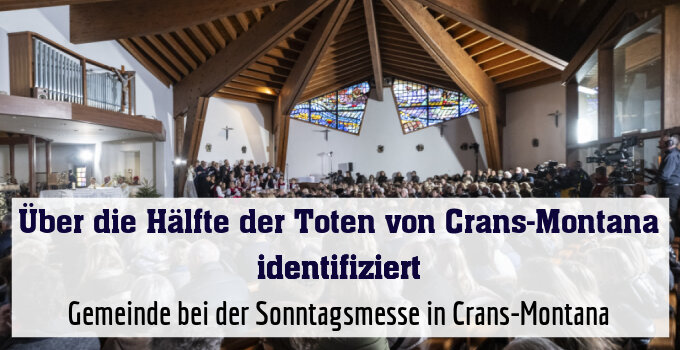 Gemeinde bei der Sonntagsmesse in Crans-Montana