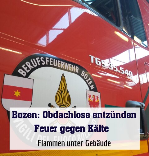 Flammen unter Gebäude