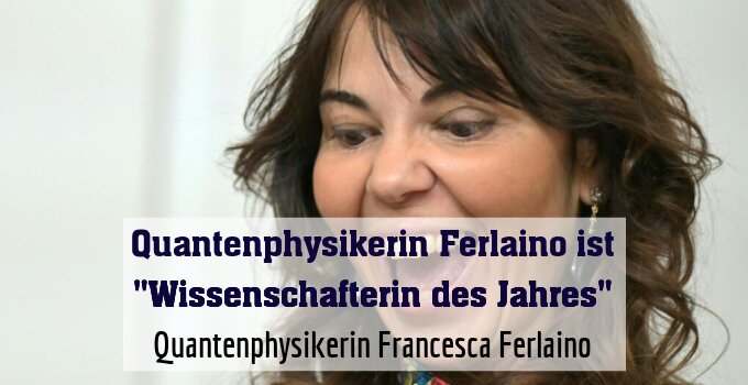 Ferlaino freut sich über Preis in Form der Schneekugel mit Eule