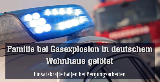 Einsatzkräfte halfen bei Bergungsarbeiten