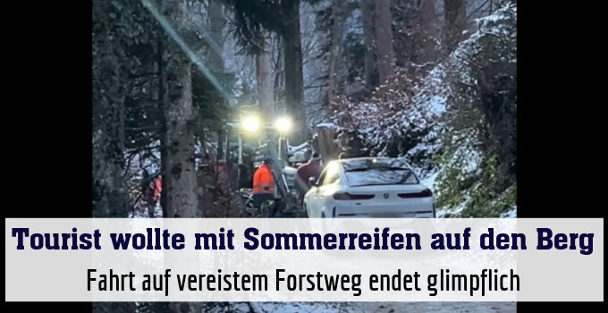 Fahrt auf vereistem Forstweg endet glimpflich
