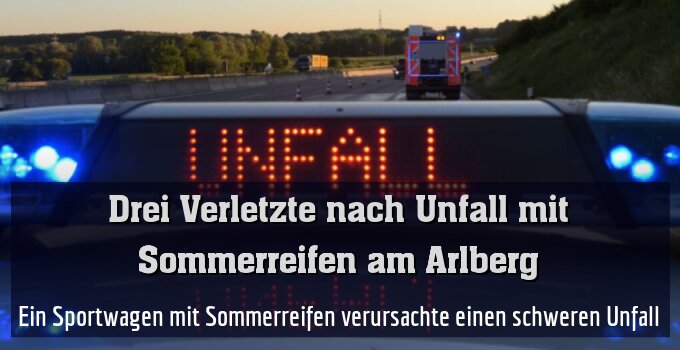 Ein Sportwagen mit Sommerreifen verursachte einen schweren Unfall