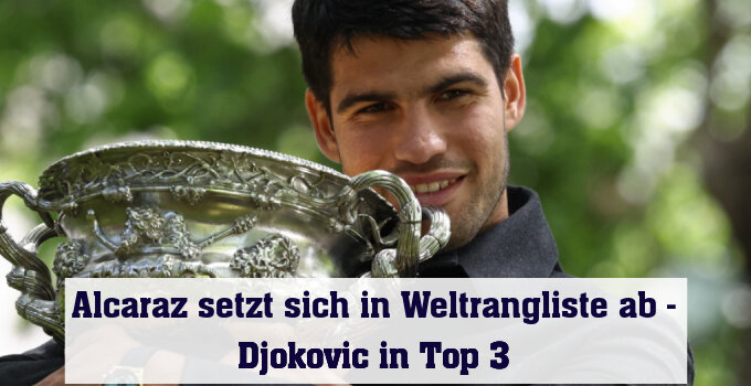 Carlos Alcaraz mit der Melbourne-Trophäe und einem guten Ranking-Plus