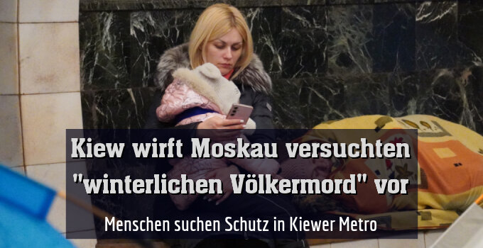 Menschen suchen Schutz in Kiewer Metro