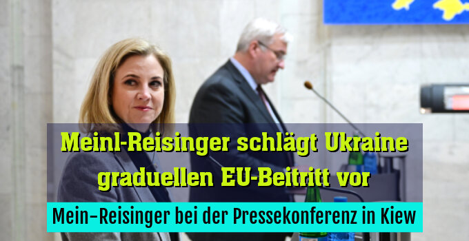 Mein-Reisinger bei der Pressekonferenz in Kiew