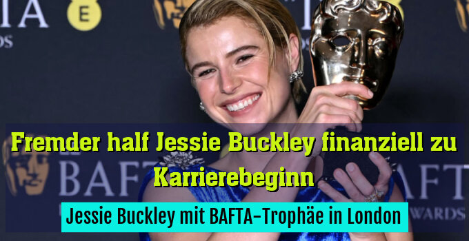Jessie Buckley mit BAFTA-Trophäe in London