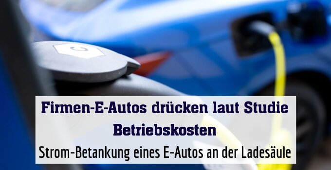Strom-Betankung eines E-Autos an der Ladesäule