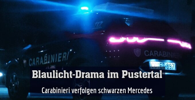 Carabinieri verfolgen schwarzen Mercedes