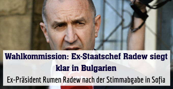 Ex-Präsident Rumen Radew nach der Stimmabgabe in Sofia