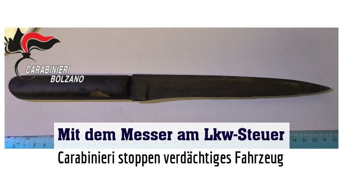 Carabinieri stoppen verdächtiges Fahrzeug