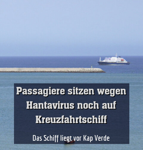 Das Schiff liegt vor Kap Verde