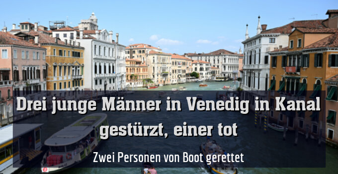 Zwei Personen von Boot gerettet