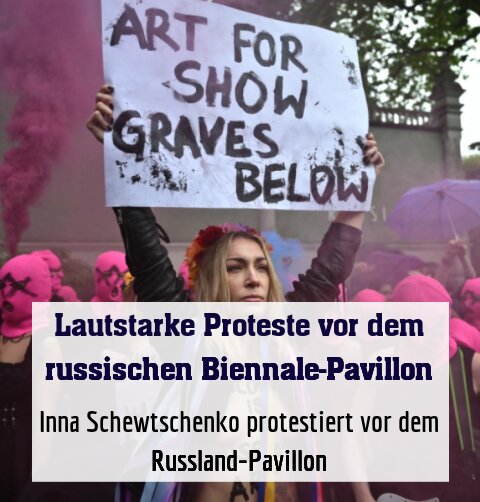 Inna Schewtschenko protestiert vor dem Russland-Pavillon