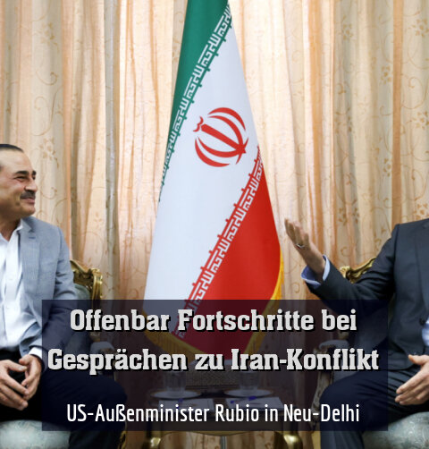 Irans Präsident Masoud Pezeshkian mit Pakistans Armeechef Asim Munir