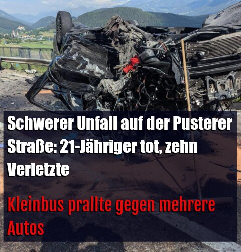 Kleinbus prallte gegen mehrere Autos