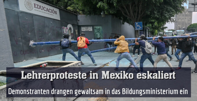 Demonstranten drangen gewaltsam in das Bildungsministerium ein
