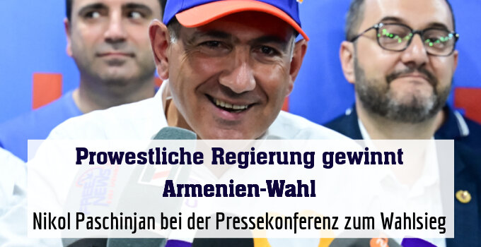 Nikol Paschinjan bei der Pressekonferenz zum Wahlsieg