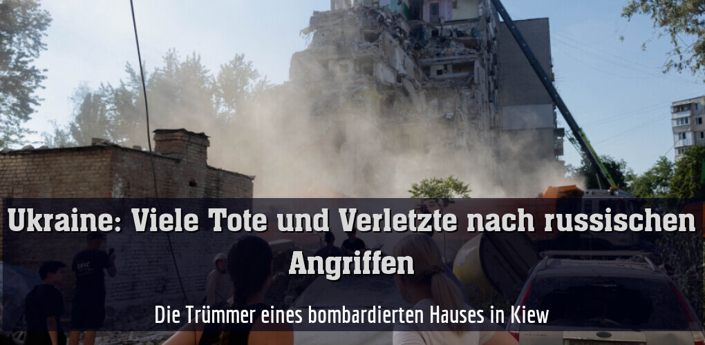 Die Trümmer eines bombardierten Hauses in Kiew