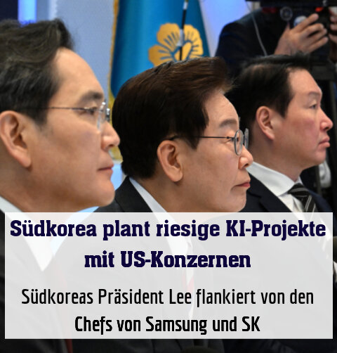 Südkoreas Präsident Lee flankiert von den Chefs von Samsung und SK