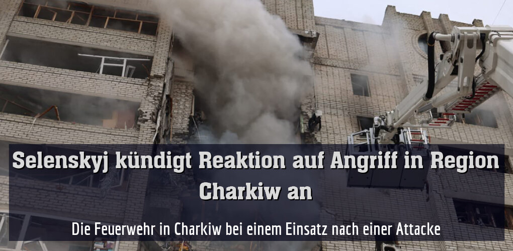 Die Feuerwehr in Charkiw bei einem Einsatz nach einer Attacke