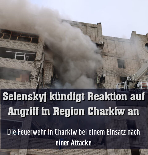 Die Feuerwehr in Charkiw bei einem Einsatz nach einer Attacke