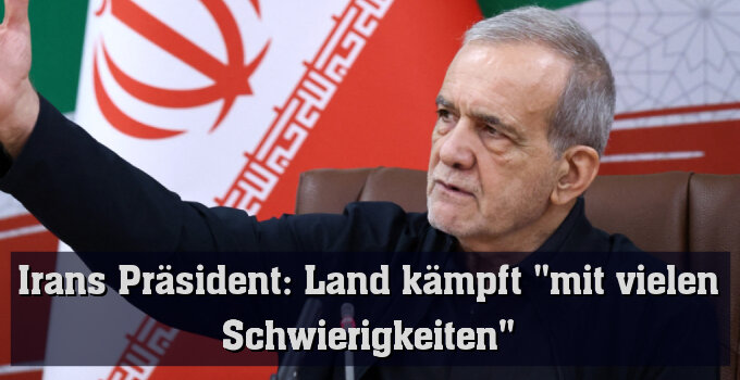 Irans Präsident Pezeshkian wies auf Herausforderungen hin (Archivbild)