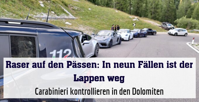 Carabinieri kontrollieren in den Dolomiten