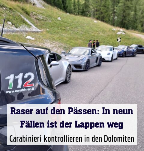 Carabinieri kontrollieren in den Dolomiten