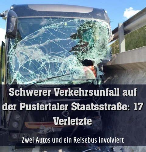 Zwei Autos und ein Reisebus involviert