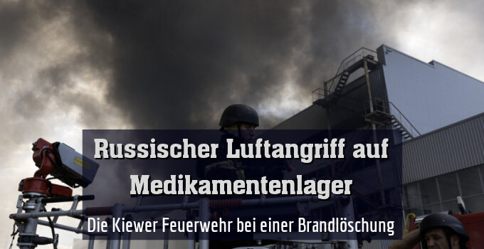 Die Kiewer Feuerwehr bei einer Brandlöschung