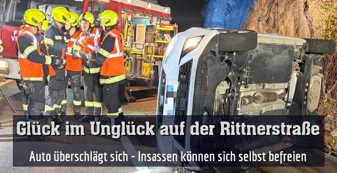 Auto überschlägt sich - Insassen können sich selbst befreien