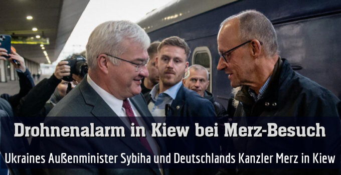 Ukraines Außenminister Sybiha und Deutschlands Kanzler Merz in Kiew