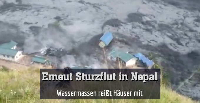 Wassermassen reißt Häuser mit