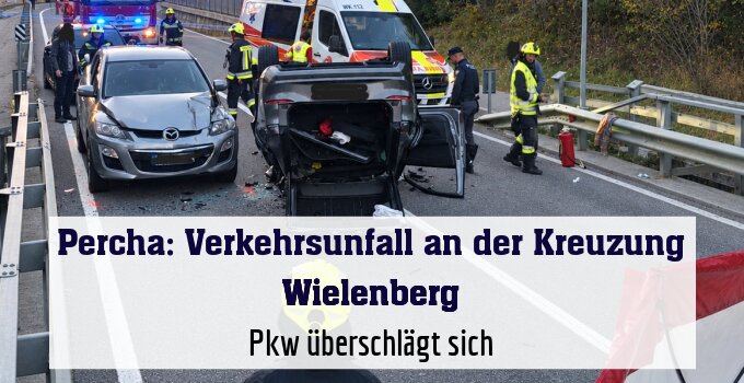 Pkw überschlägt sich