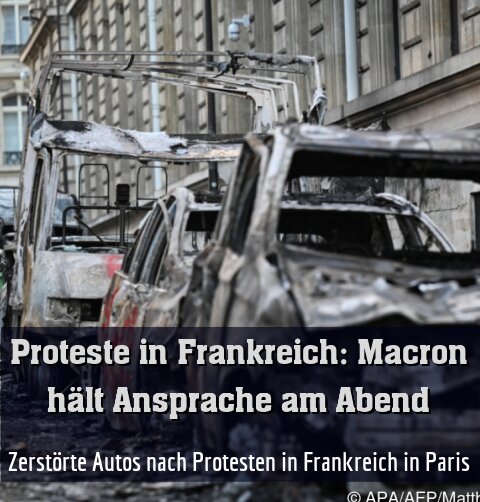 Zerstörte Autos nach Protesten in Frankreich in Paris