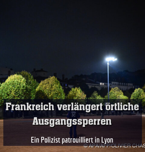 Ein Polizist patrouilliert in Lyon